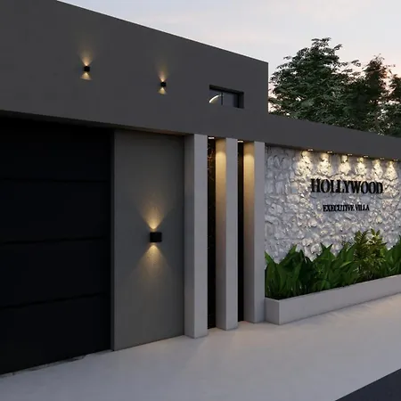 别墅 Hollywood Exclusive Villa, By Tk Management
