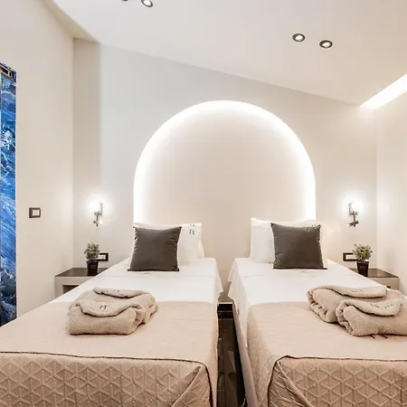 Hollywood Exclusive Villa, By Tk Premium Laganas