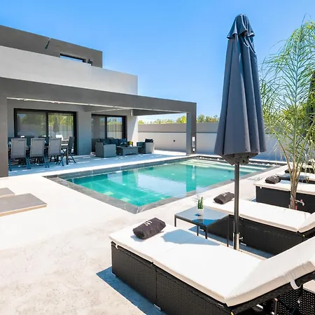 Hollywood Exclusive Villa, By Tk Management * Laganas