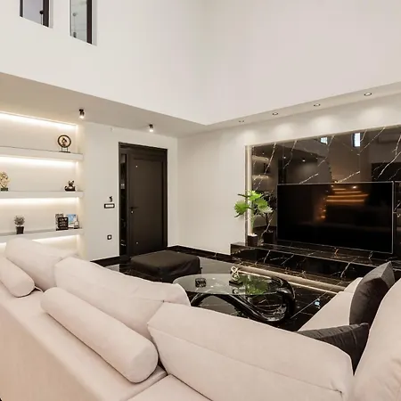 Hollywood Exclusive Villa, By Tk Management Laganas