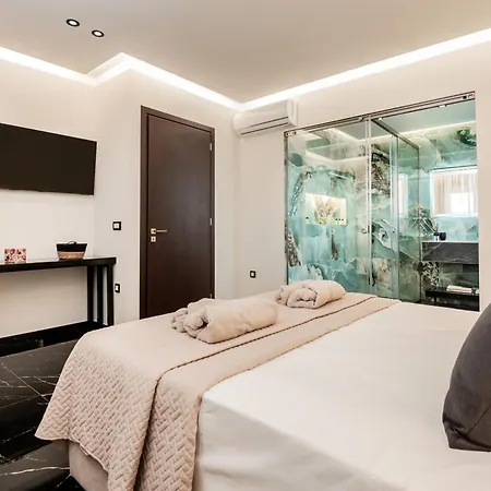 Hollywood Exclusive Villa, By Tk Management Villa *