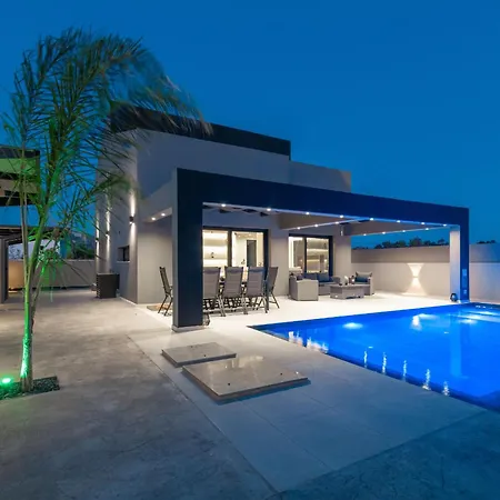 Hollywood Exclusive Villa, By Tk Premium Villa Laganas