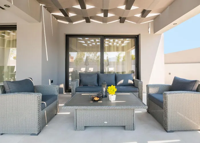 Villa Hollywood Exclusive Villa, By Tk Premium