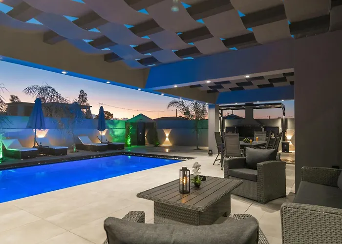 Villa Hollywood Exclusive Villa, By Tk Premium *
