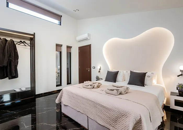 Hollywood Exclusive Villa, By Tk Premium *