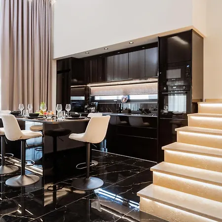 Hollywood Exclusive Villa, By Tk Management וילה לגאנאס