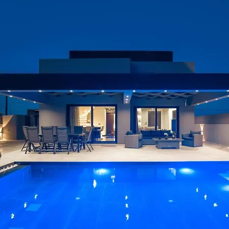Hollywood Exclusive Villa, By Tk Premium