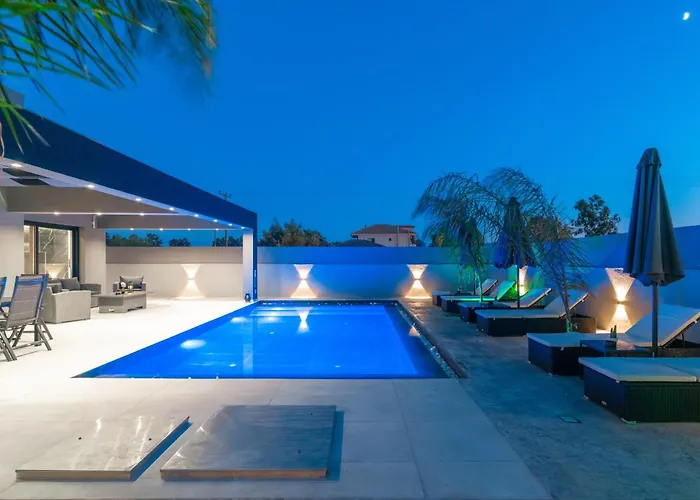 Hollywood Exclusive Villa, By Tk Premium Villa Laganas
