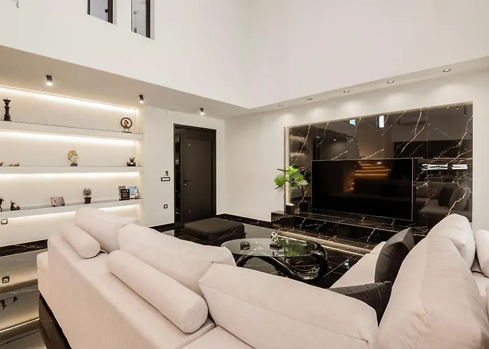 Villa Hollywood Exclusive Villa, By Tk Premium *
